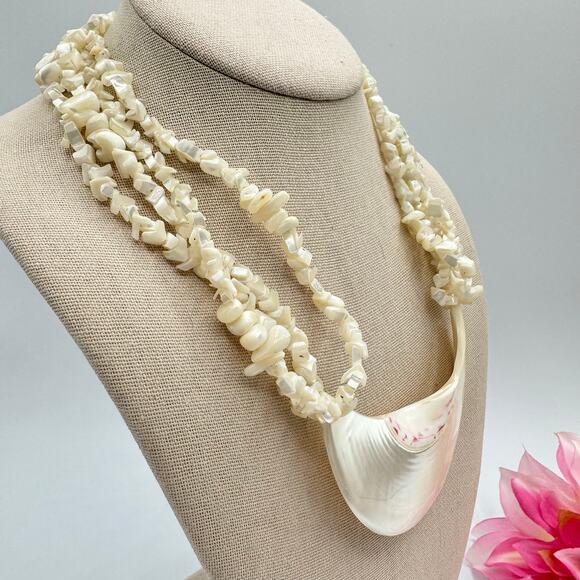Vintage Nautilus Shell Carved MOP Chip Multistrand Necklace Tropic Beach Cruise - Picture 2 of 11